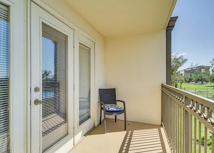 Biloxi Condo W/ Pool Access - Steps To Beach!