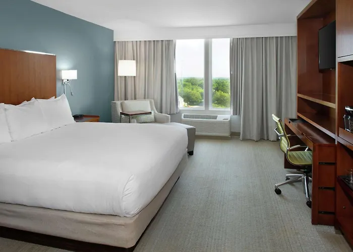 Doubletree By Hilton Biloxi
